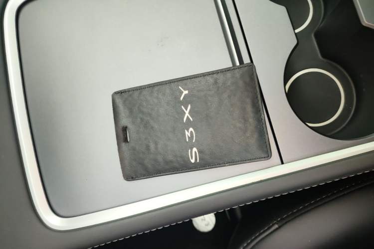 Used Tesla Model Y 2022 Revised Version Rear-Wheel Drive Vehicle Key