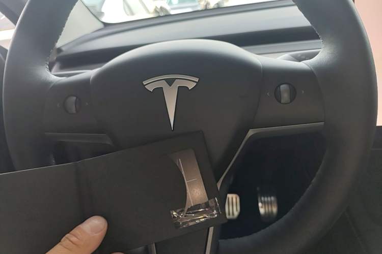Used Tesla Model Y 2022 Long-Range All-Wheel-Drive Version Vehicle Key