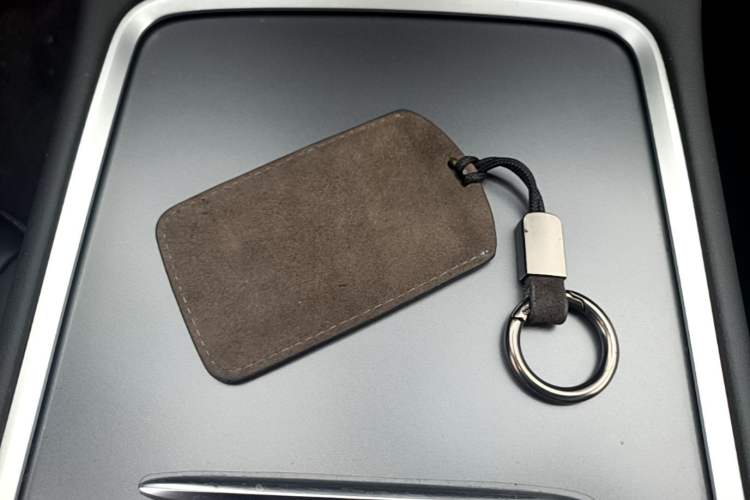 Used Tesla Model Y 2022 Revised Version Rear-Wheel Drive Vehicle Key