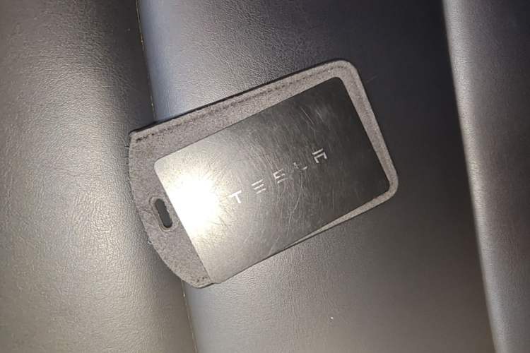 Used Tesla Model Y 2022 Long-Range All-Wheel-Drive Version Vehicle Key
