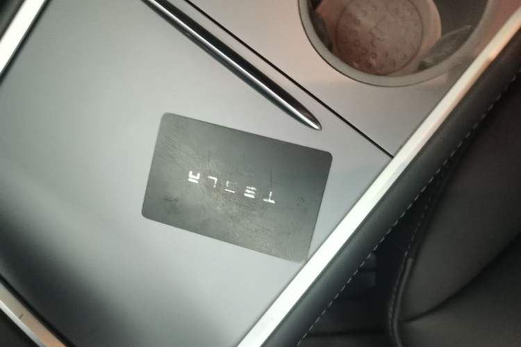 Used Tesla Model Y 2022 Long-Range All-Wheel-Drive Version Vehicle Key
