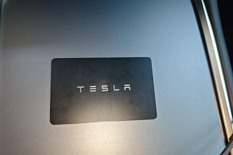 Used Tesla Model Y 2022 Long-Range All-Wheel-Drive Version Vehicle Key