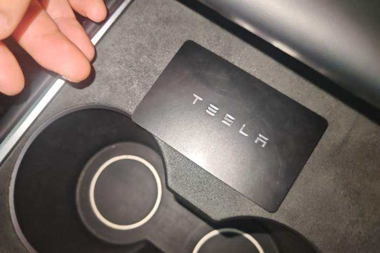 Used Tesla Model Y 2022 Long-Range All-Wheel-Drive Version Vehicle Key