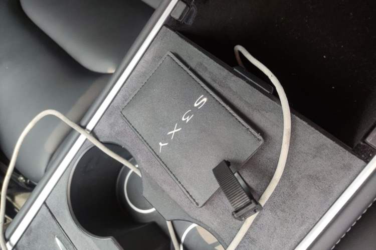 Used Tesla Model Y 2022 Revised Version Rear-Wheel Drive Vehicle Key