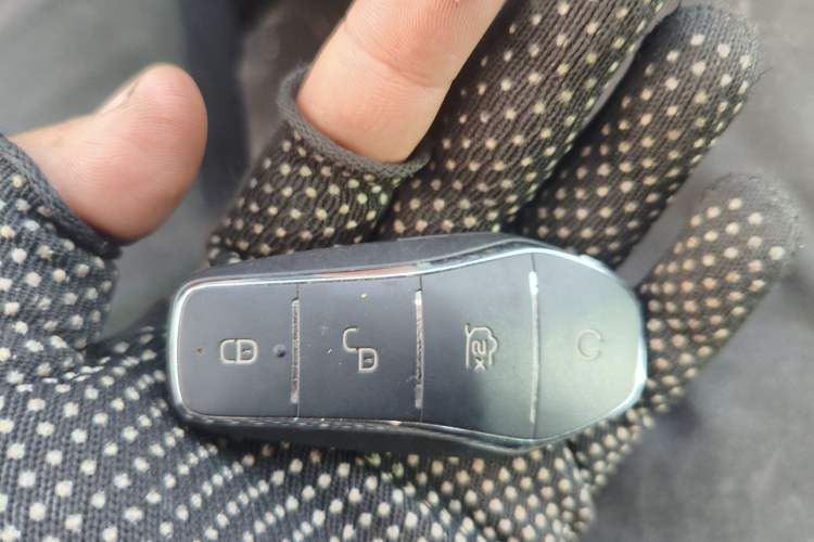 Used Tesla Model Y 2022 Revised Version Rear-Wheel Drive Vehicle Key