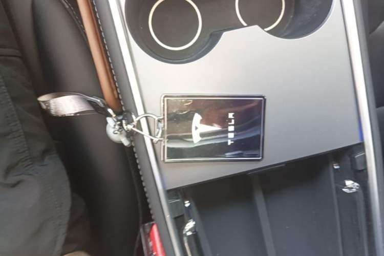 Used Tesla Model Y 2022 Revised Version Rear-Wheel Drive Vehicle Key