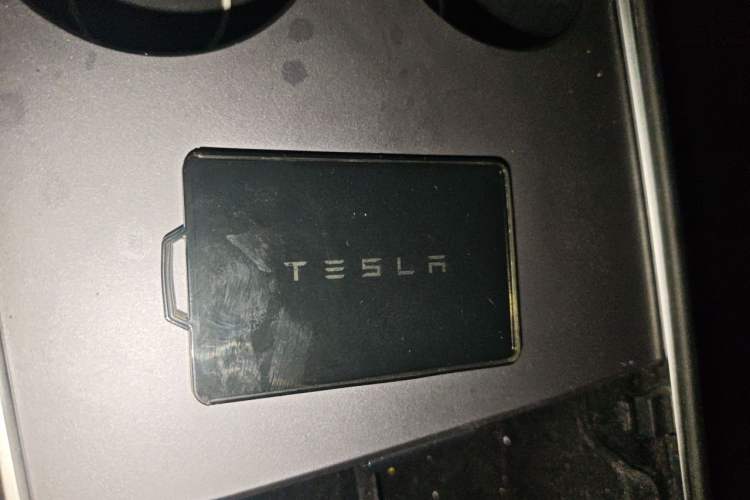 Used Tesla Model Y 2022 Revised Version Long-Range All-Wheel Drive Vehicle Key