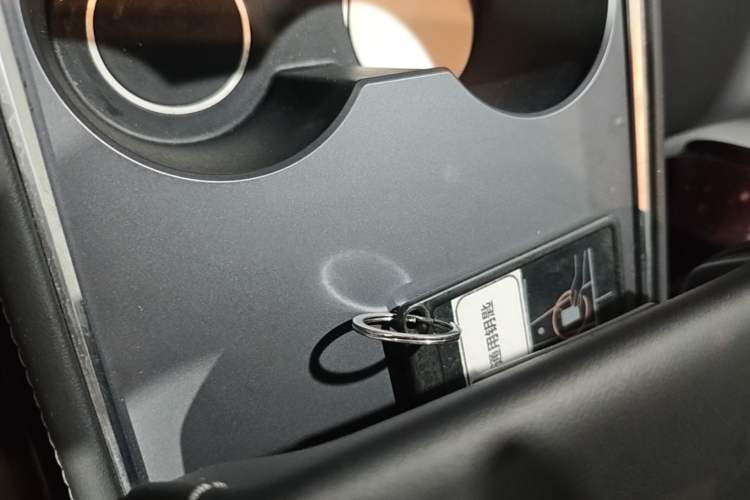 Used Tesla Model Y 2022 Revised Version Rear-Wheel Drive Vehicle Key