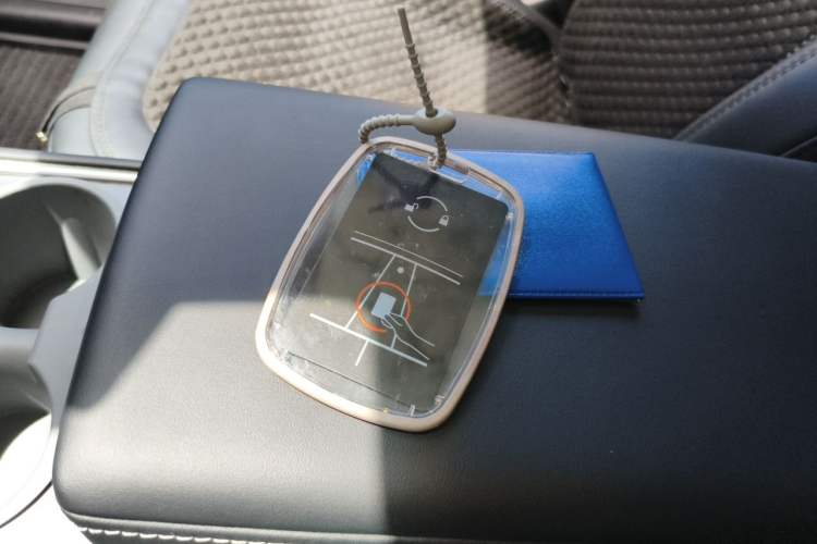 Used Tesla Model Y 2022 Revised Version Rear-Wheel Drive Vehicle Key