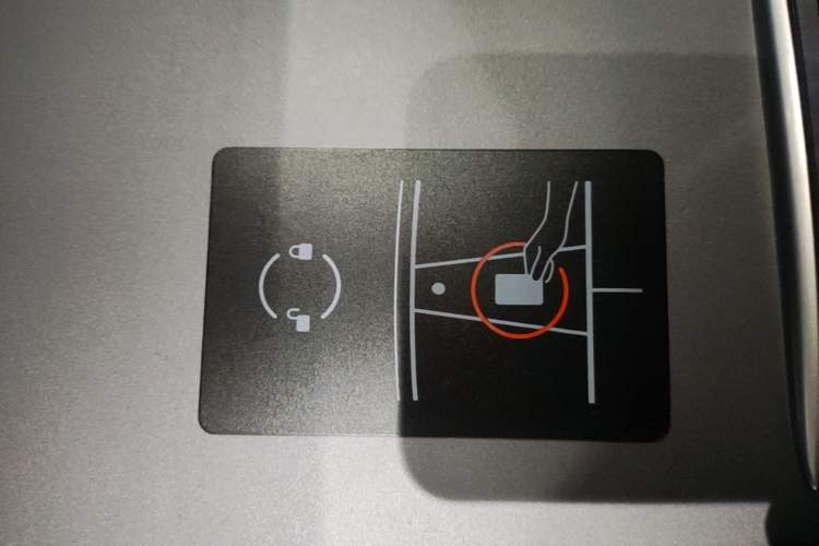 Used Tesla Model Y 2022 Revised Version Rear-Wheel Drive Vehicle Key