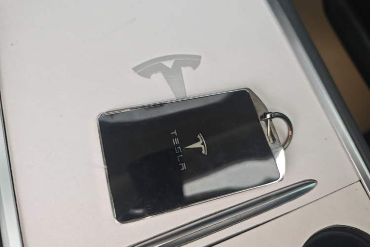 Used Tesla Model Y 2022 Rear-Wheel-Drive Version Vehicle Key