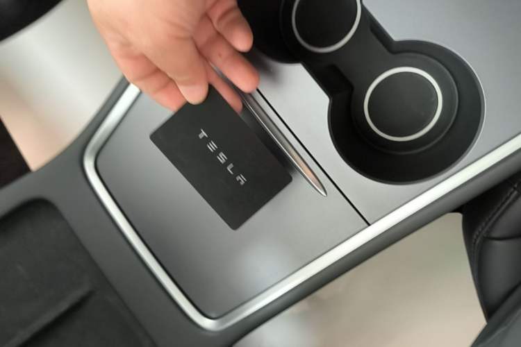 Used Tesla Model Y 2022 Revised Version Rear-Wheel Drive Vehicle Key
