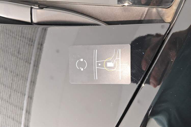 Used Tesla Model Y 2022 Revised Version Rear-Wheel Drive Vehicle Key