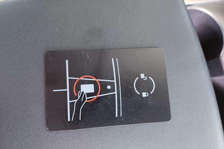 Used Tesla Model Y 2022 Revised Version Rear-Wheel Drive Vehicle Key