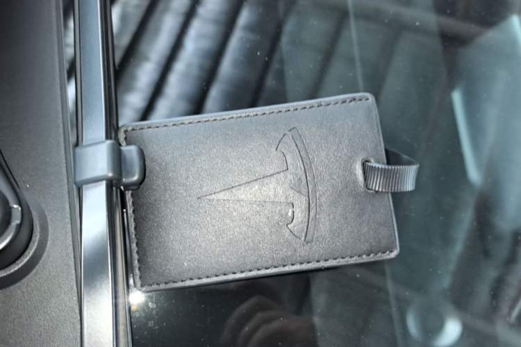 Used Tesla Model Y 2022 Long-Range All-Wheel-Drive Version Vehicle Key
