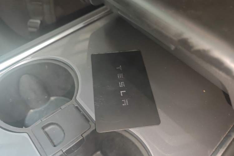 Used Tesla Model Y 2022 Revised Version Long-Range All-Wheel Drive Vehicle Key
