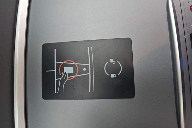 Used Tesla Model Y 2022 Revised Version Rear-Wheel Drive Vehicle Key