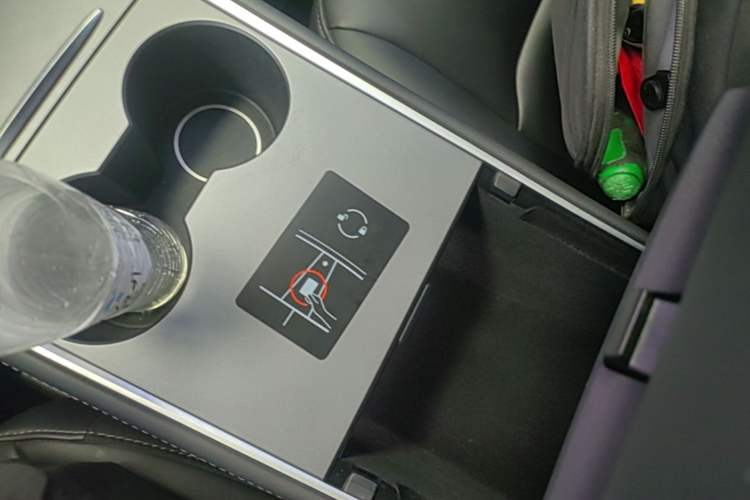 Used Tesla Model Y 2022 Revised Version Rear-Wheel Drive Vehicle Key