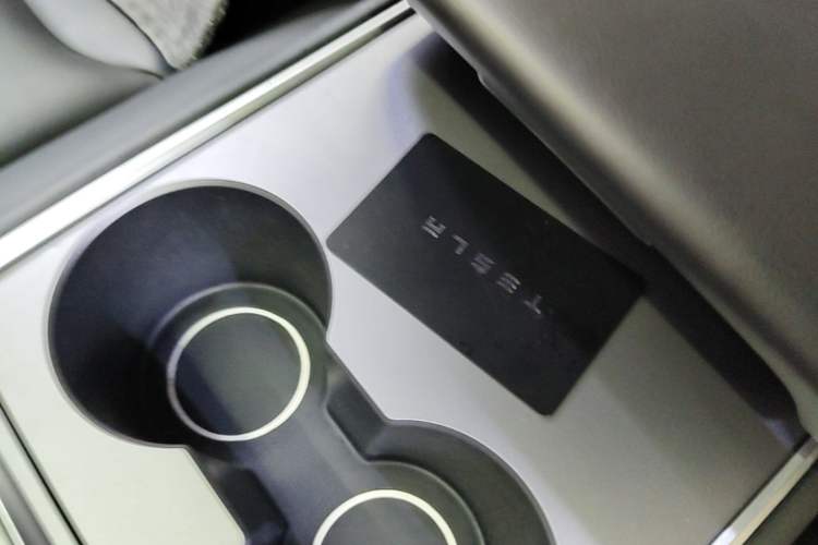Used Tesla Model Y 2022 Revised Version Rear-Wheel Drive Vehicle Key