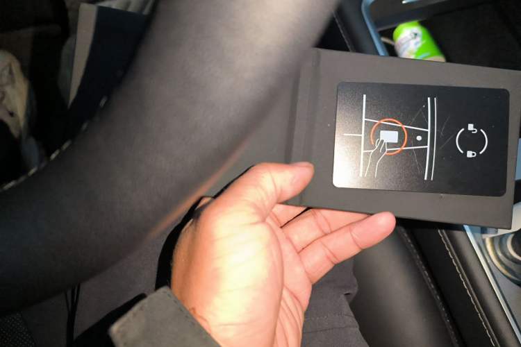 Used Tesla Model Y 2022 Long-Range All-Wheel-Drive Version Vehicle Key