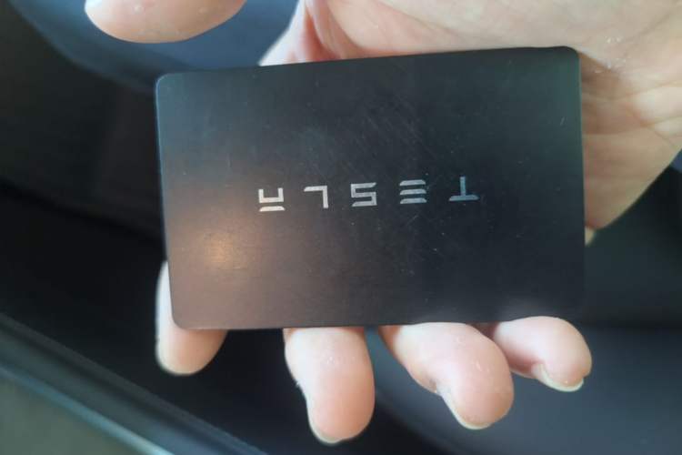 Used Tesla Model Y 2022 Long-Range All-Wheel-Drive Version Vehicle Key