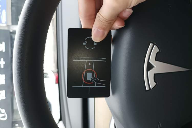 Used Tesla Model Y 2022 Long-Range All-Wheel-Drive Version Vehicle Key