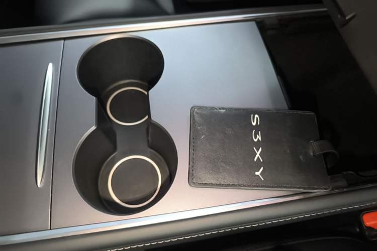 Used Tesla Model Y 2022 Rear-Wheel-Drive Version Vehicle Key
