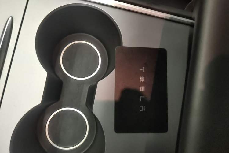 Used Tesla Model Y 2022 Revised Version Long-Range All-Wheel Drive Vehicle Key