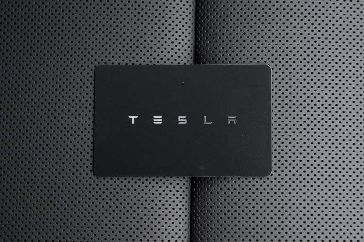 Used Tesla Model Y 2022 Long-Range All-Wheel-Drive Version Vehicle Key