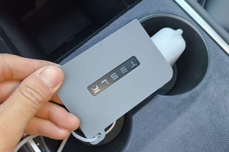 Used Tesla Model Y 2022 Revised Version Rear-Wheel Drive Vehicle Key