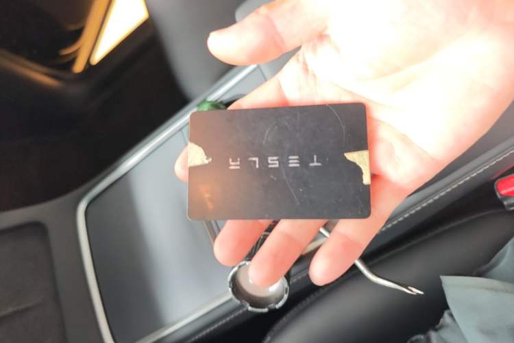 Used Tesla Model Y 2022 Long-Range All-Wheel-Drive Version Vehicle Key