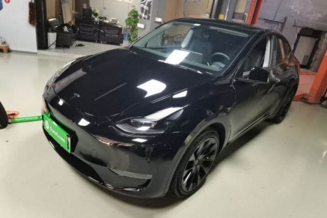 Used Tesla Model Y 2022 Long-Range All-Wheel-Drive Version