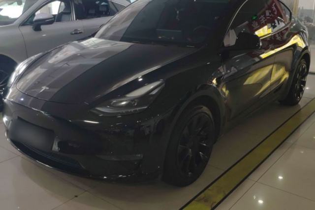 Used Tesla Model Y 2022 Long-Range All-Wheel-Drive Version