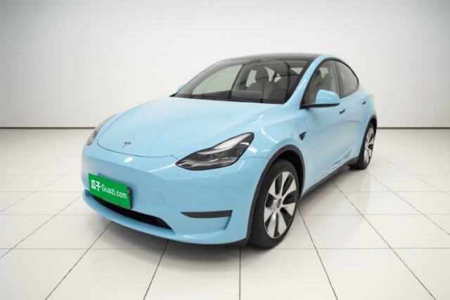 Ojetý Tesla Model Y 2022 Rear-Wheel-Drive Version