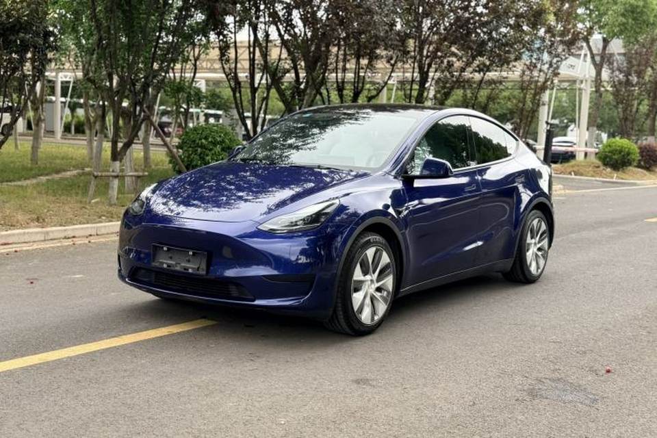Tesla Model Y 2022