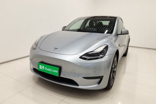 Tesla Model Y 2022 Revised Version Rear-Wheel Drive مستعملة