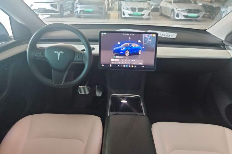 Used Tesla Model Y 2022 Rear-Wheel-Drive Version Center Console