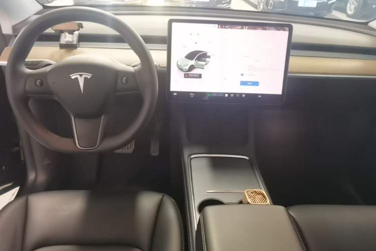 Used Tesla Model Y 2022 Rear-Wheel-Drive Version Center Console