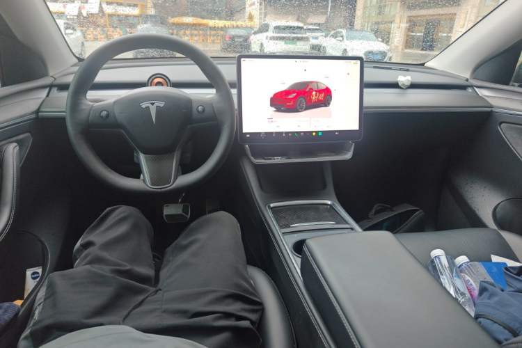 Used Tesla Model Y 2022 Revised Version Rear-Wheel Drive Center Console