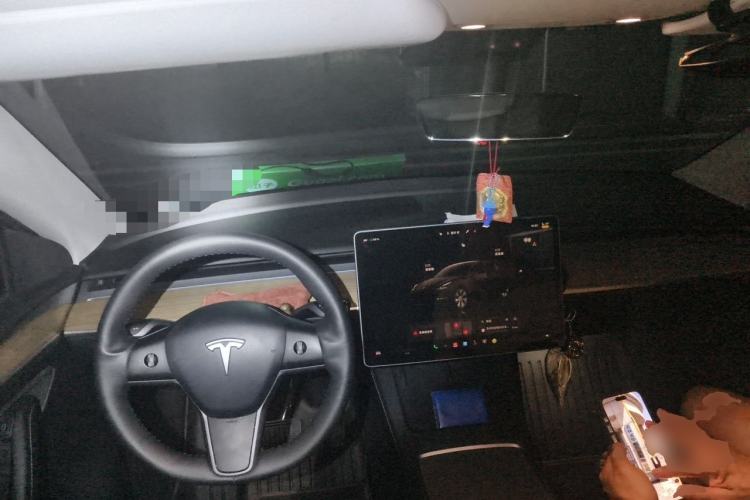 Used Tesla Model Y 2022 Revised Version Long-Range All-Wheel Drive Center Console