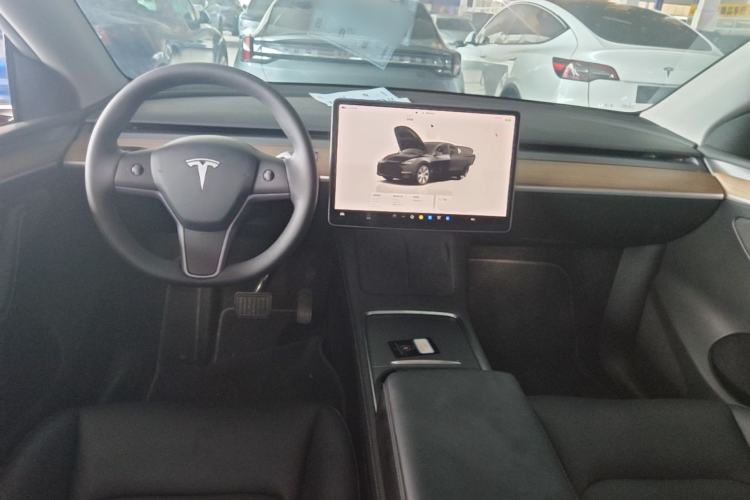 Used Tesla Model Y 2022 Rear-Wheel-Drive Version Center Console