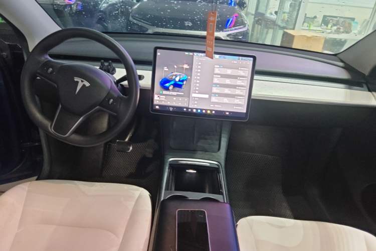 Used Tesla Model Y 2022 Rear-Wheel-Drive Version Center Console