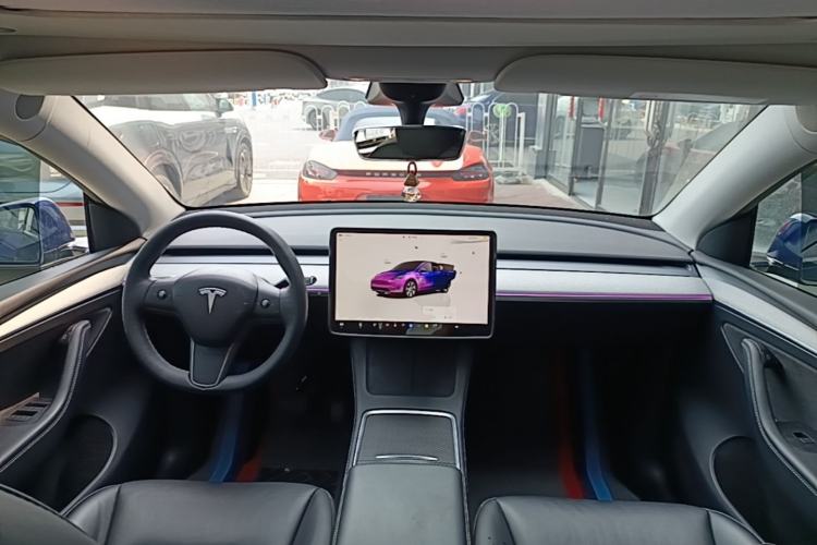 Used Tesla Model Y 2022 Long-Range All-Wheel-Drive Version Center Console