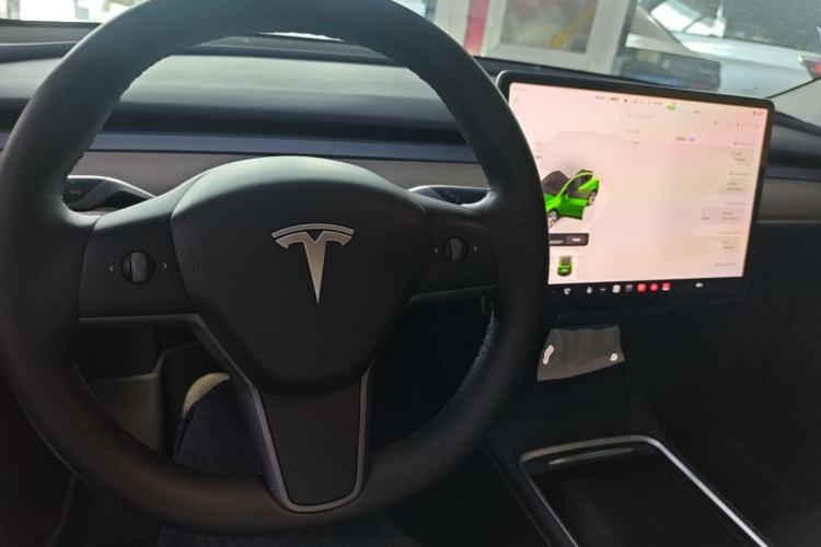 Used Tesla Model Y 2022 Rear-Wheel-Drive Version Center Console