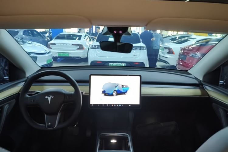 Used Tesla Model Y 2022 Rear-Wheel-Drive Version Center Console