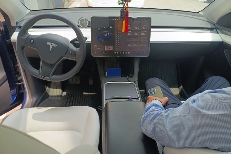 Used Tesla Model Y 2022 Revised Version Rear-Wheel Drive Center Console