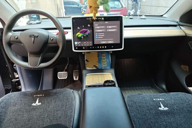 Used Tesla Model Y 2022 Revised Version Rear-Wheel Drive Center Console