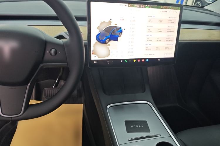 Used Tesla Model Y 2022 Long-Range All-Wheel-Drive Version Center Console