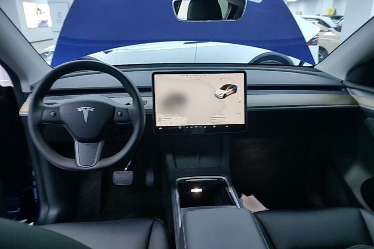 Used Tesla Model Y 2022 Long-Range All-Wheel-Drive Version Center Console