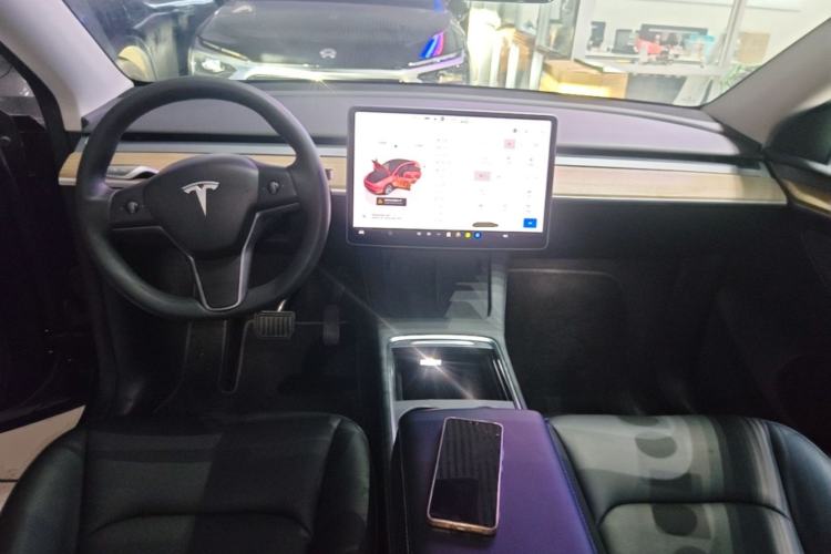 Used Tesla Model Y 2022 Rear-Wheel-Drive Version Center Console